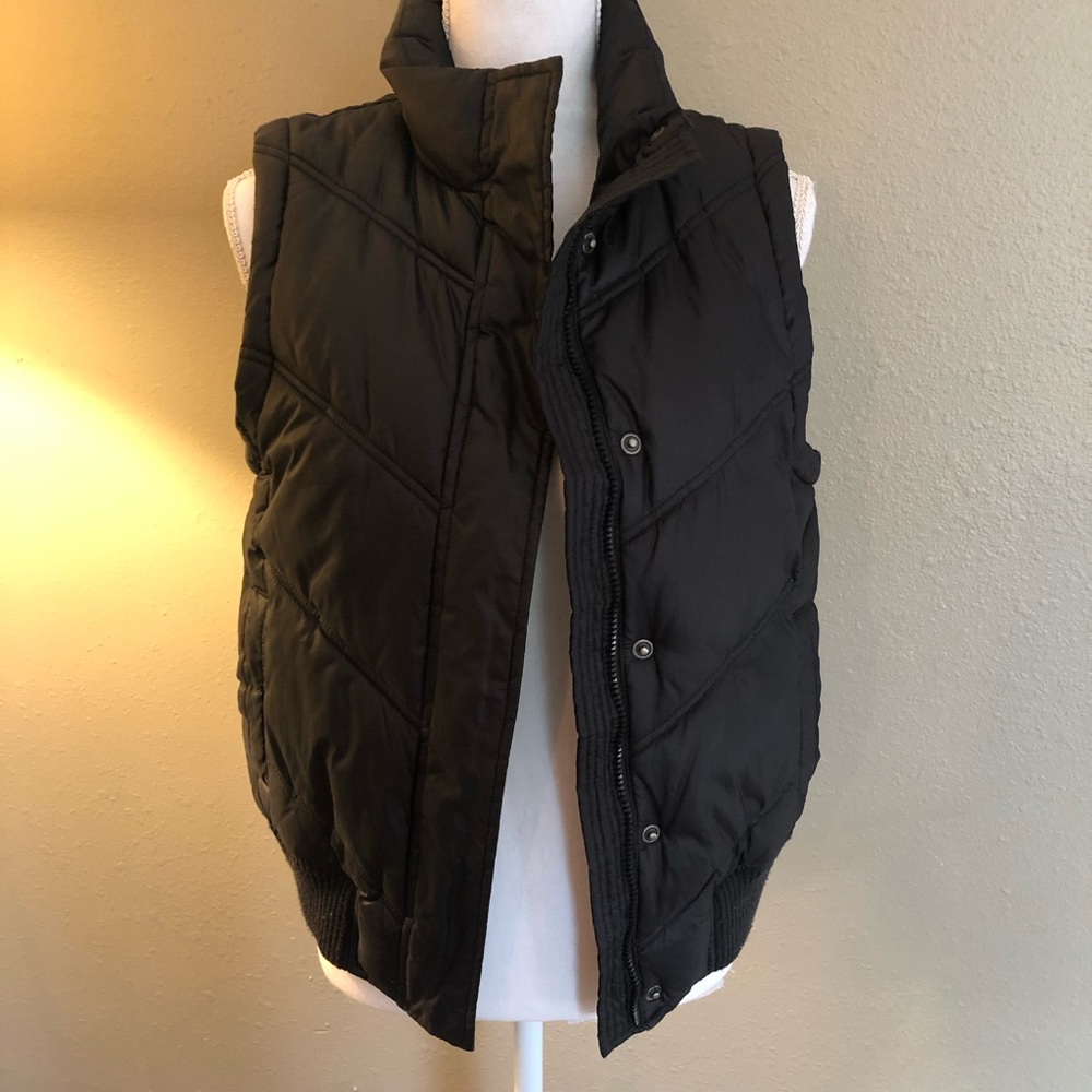 Black GAP vest